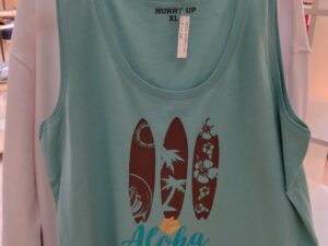 Camiseta sin mangas verde menta con estampado tropical “Aloha”