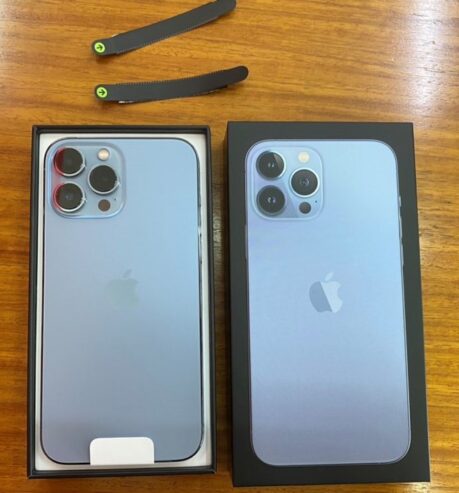  Samsung Galaxy S22 Ultra 5G 128GB = 530 EUR , Samsung Galaxy S22 5G 128GB = 430 EUR , Apple iPhone 13 Pro 128GB = 600 EUR , iPhone 13 Pro Max 128GB = 650 EUR, iPhone 13 128GB = 450 EUR