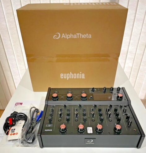 Pioneer CDJ-3000, Pioneer DJ DJM-A9, AlphaTheta Euphonia , Pioneer CDJ-2000NXS2, Pioneer DJM-900NXS2, Pioneer DJ DJM-V10-LF , Pioneer DJ DJM-S11, Pioneer  CDJ-TOUR1 , Pioneer DJM-TOUR1 , Allen & Heath Xone:96, PLAYdifferently MODEL 1 DJ-Mixer